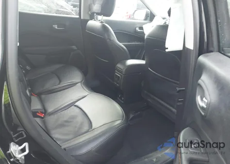 2021 Jeep Compass Limited 4X4 z USA, uszkodzony, nr VIN 3C4NJDCB2MT569349